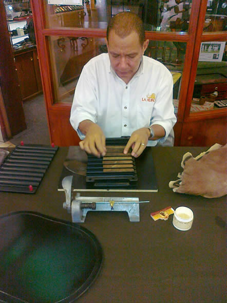 Cigar rolling